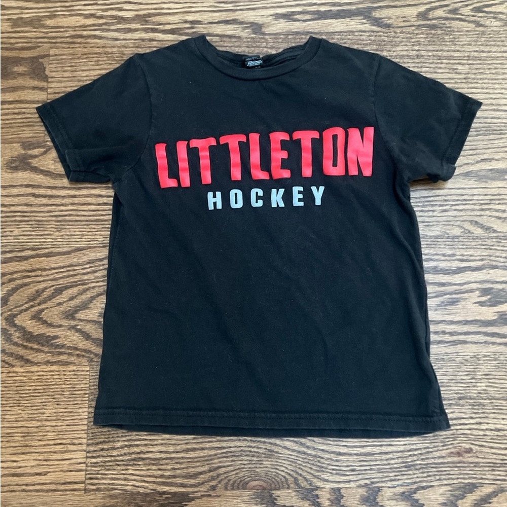 ❤️3/$20❤️ XS hockey t-shirt